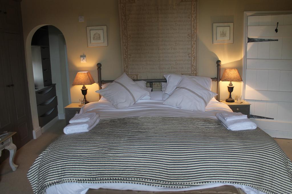 Roundhill Farmhouse Kelston Szoba fotó